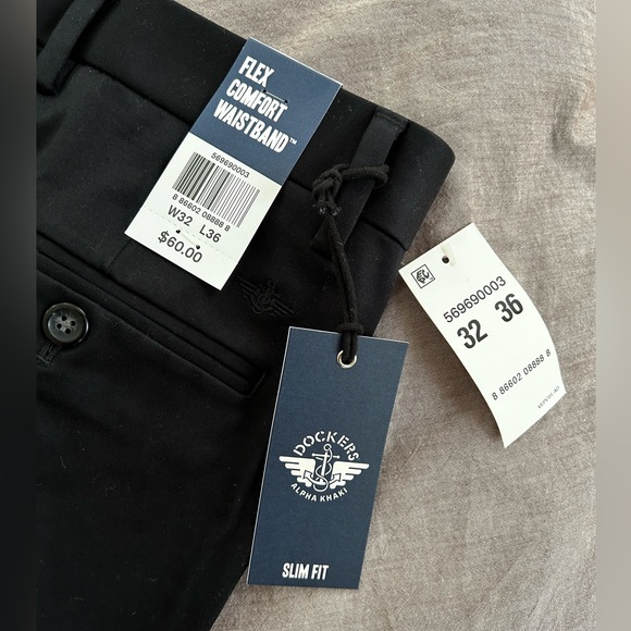 Dockers: Slim Fit Alpha Khakis 32x36 - Picture 1 of 4